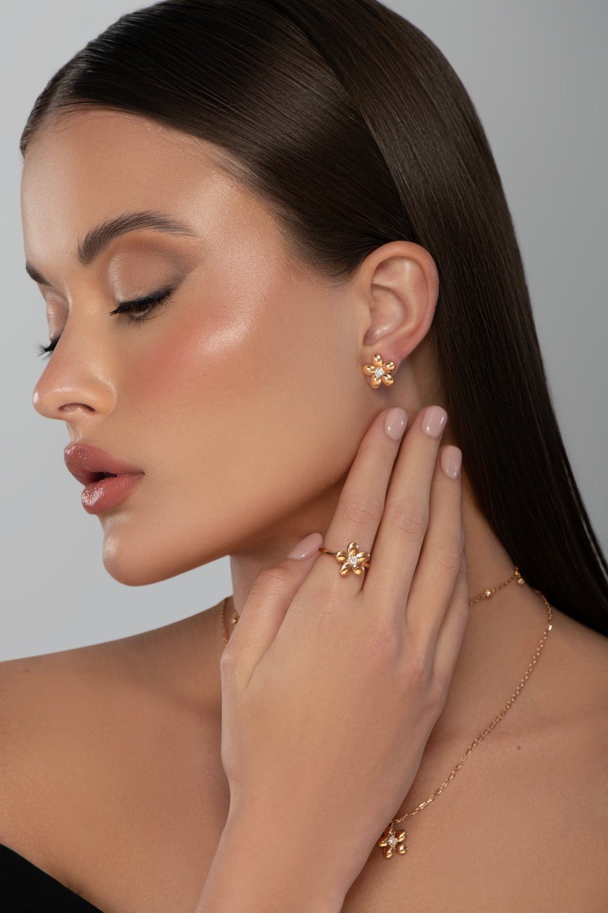 Model wearing the Gold Blossom Ring